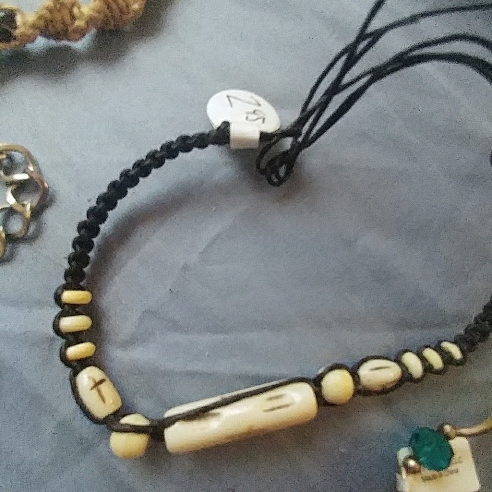 Random bracelets - Picture 5 of 6